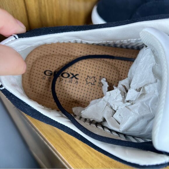 Sz 8 Geox Men's Navy Suede Sneakers with pop up highlighter yellow NIB $149 MSRP - Picture 11 of 12